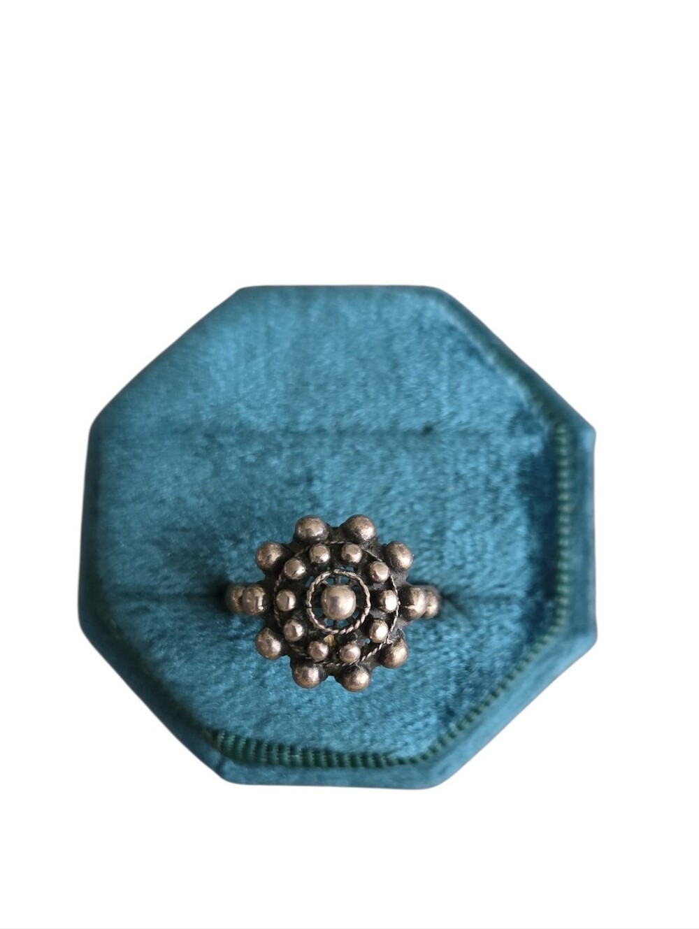 Size 6 Vintage-Style Silver Toned Floral Cluster Ring